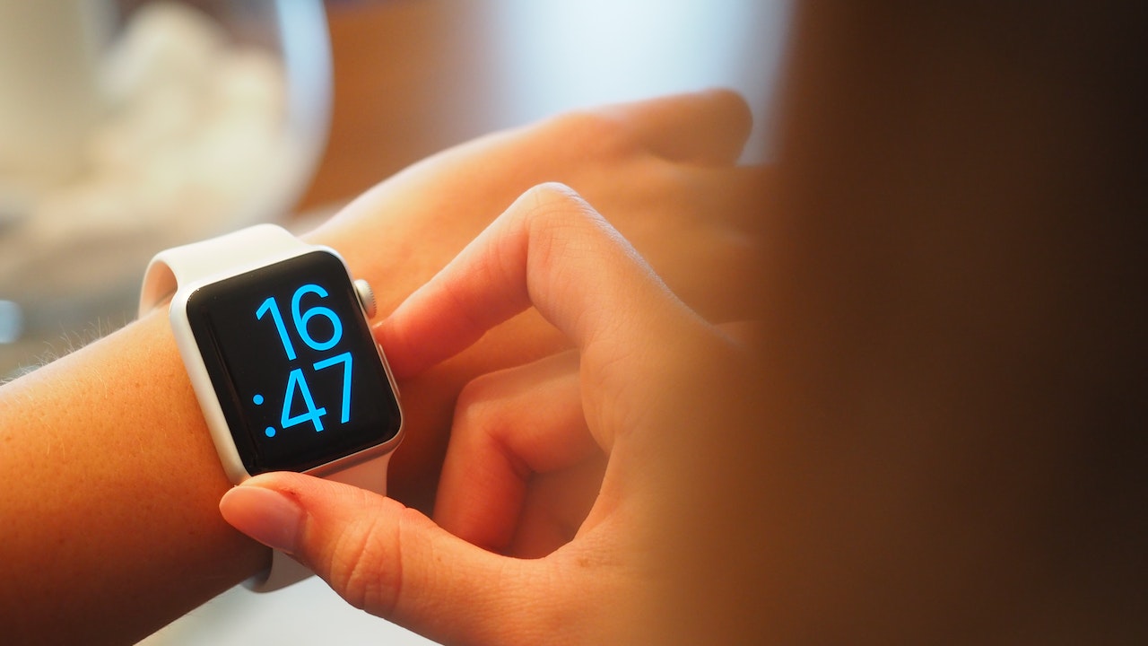 Smartwatch: Ketika Teknologi Bertemu Kesehatan dan Gaya Hidup